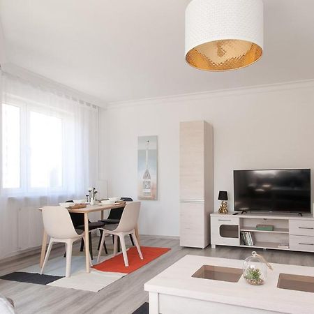 Uroczy Apartament Rzeczna Kołobrzeg Exteriör bild