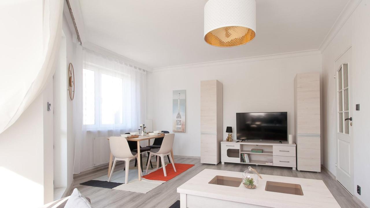 Uroczy Apartament Rzeczna Kołobrzeg Exteriör bild